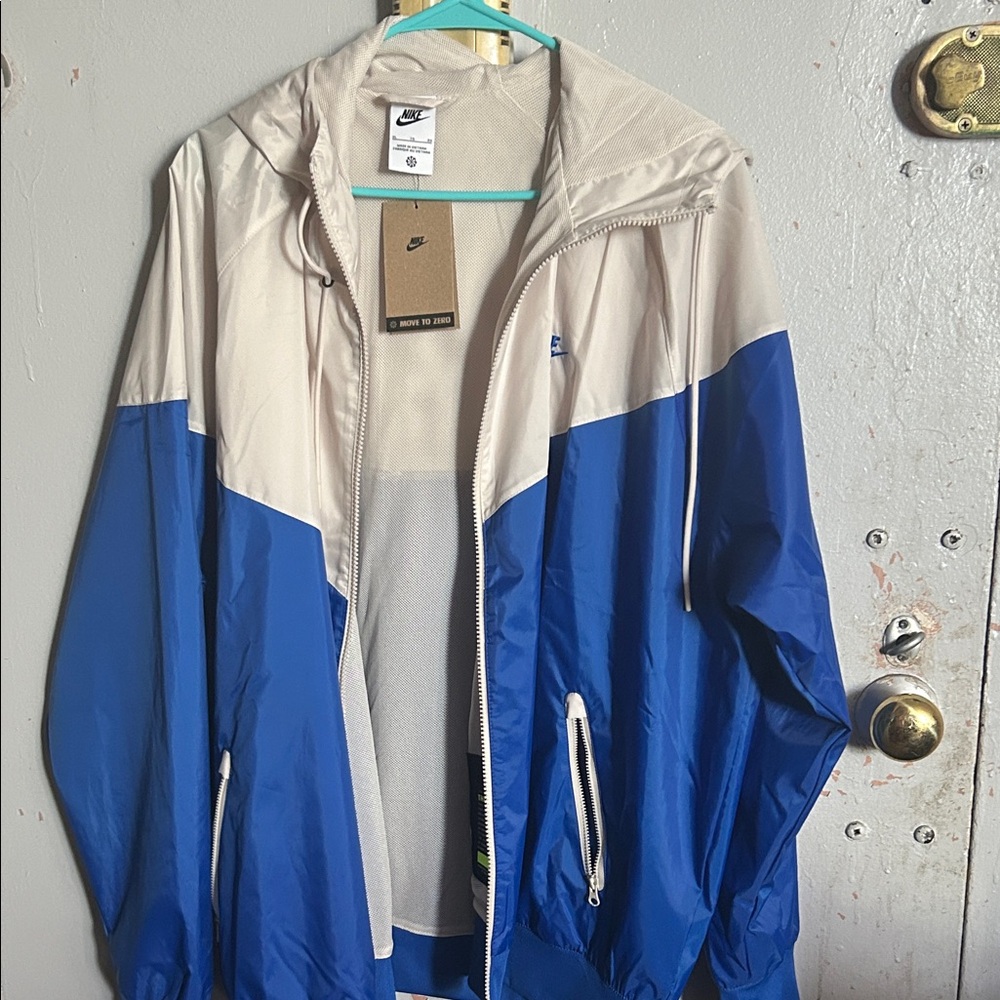 Nike Men's Blue and Cream Windbreaker